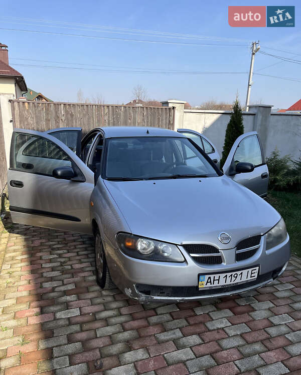 Седан Nissan Almera 2005 в Ужгороді
