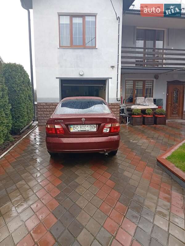 Седан Nissan Almera 2004 в Копычинце