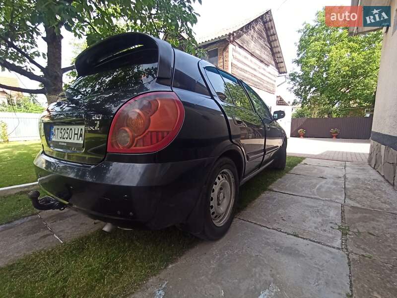 Хэтчбек Nissan Almera 2004 в Калуше