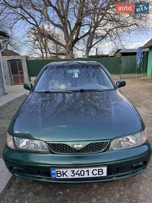 Седан Nissan Almera 1999 в Демидовке