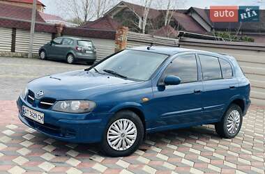 Хэтчбек Nissan Almera 2005 в 
