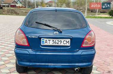 Хэтчбек Nissan Almera 2005 в 