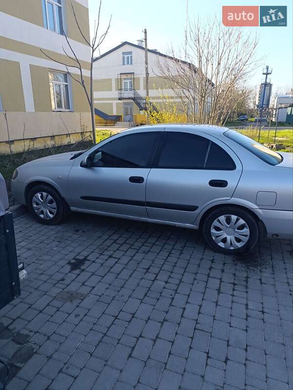 Седан Nissan Almera 2003 в Саврани