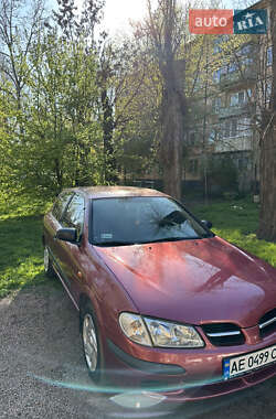 Хэтчбек Nissan Almera 2001 в 