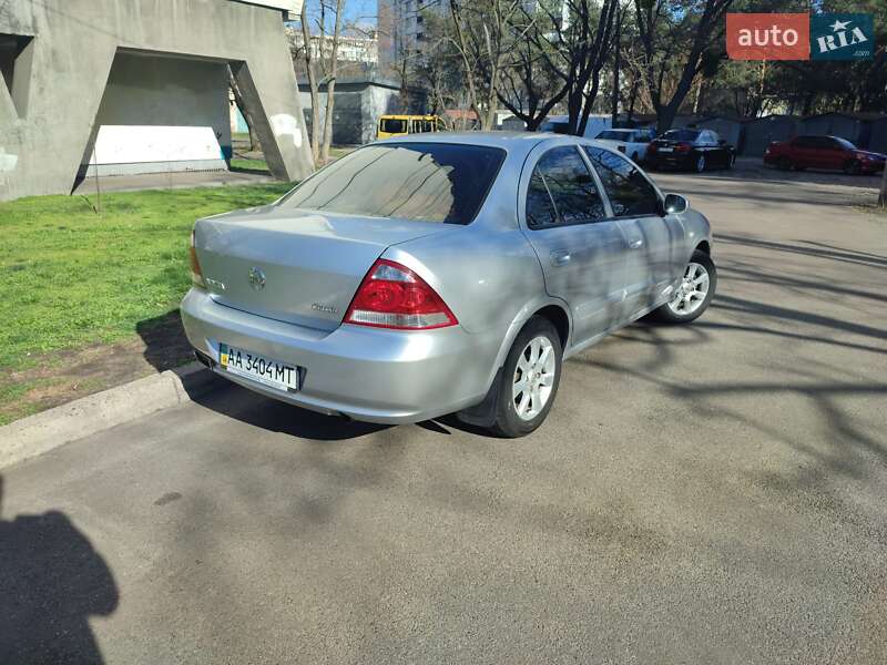 Седан Nissan Almera 2011 в Киеве