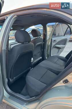 Седан Nissan Almera 2010 в 