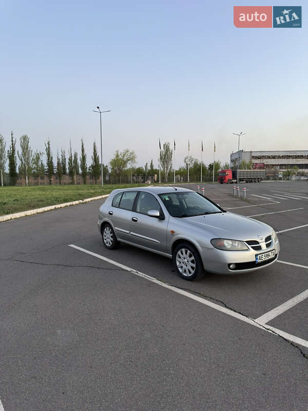 Хэтчбек Nissan Almera 2004 в Кривом Роге