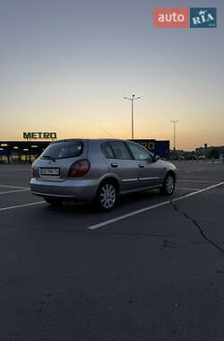 Хэтчбек Nissan Almera 2004 в Кривом Роге