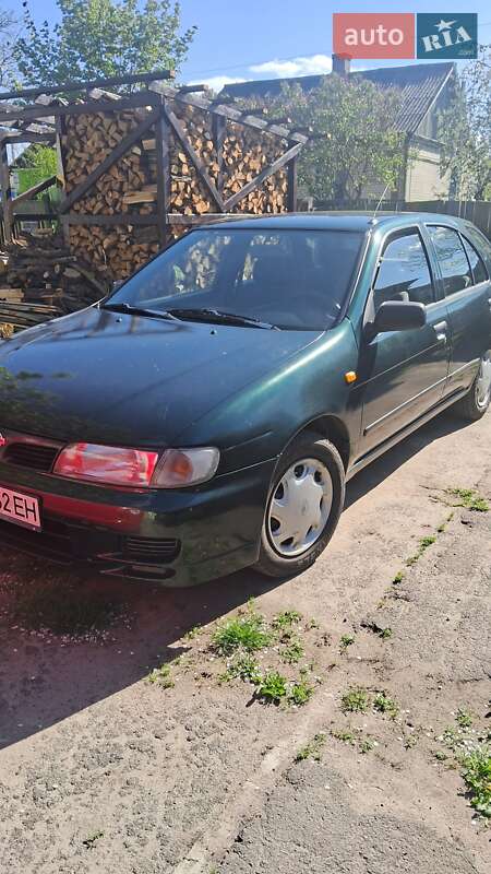 Хэтчбек Nissan Almera 1997 в 