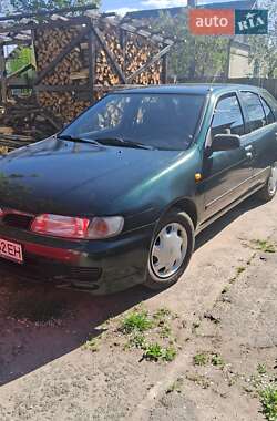 Хэтчбек Nissan Almera 1997 в 