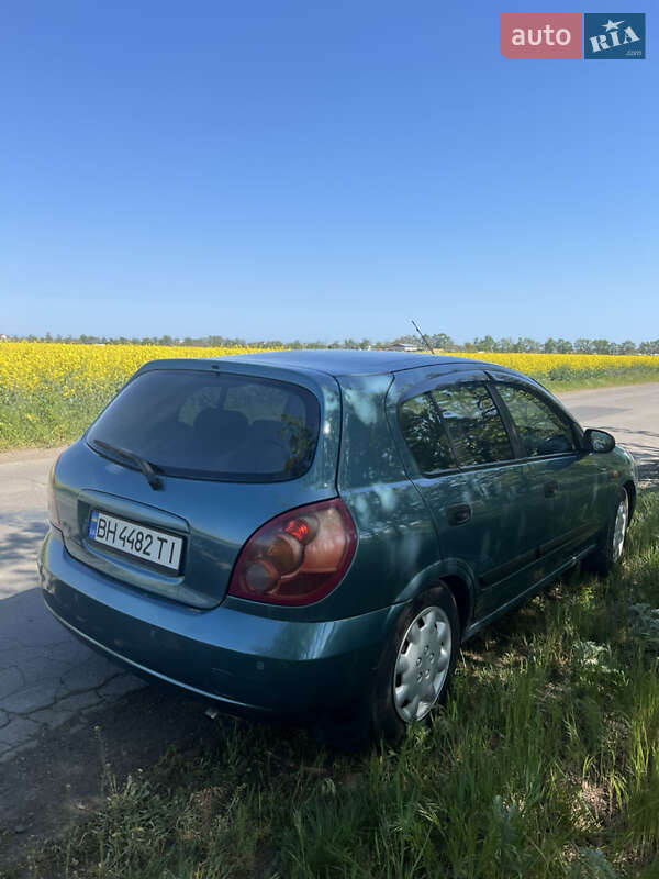 Хэтчбек Nissan Almera 2002 в Одессе