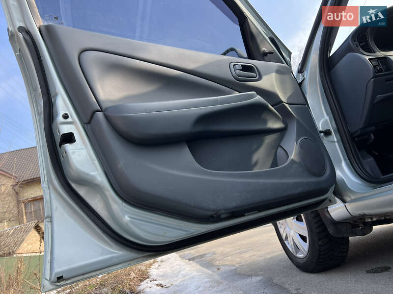 Седан Nissan Almera 2007 в Києві