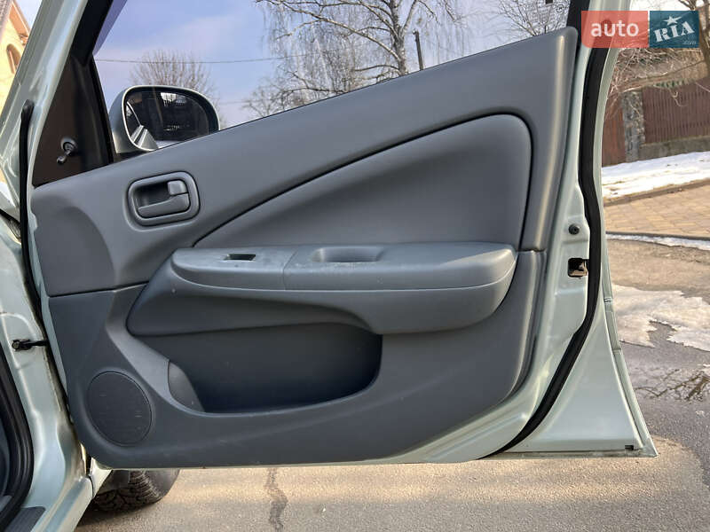 Седан Nissan Almera 2007 в Києві