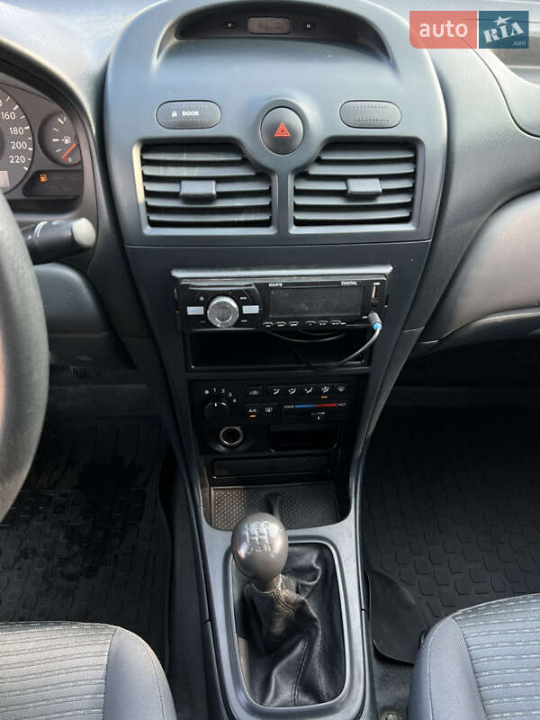 Седан Nissan Almera 2007 в Києві