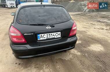 Хэтчбек Nissan Almera 2001 в 