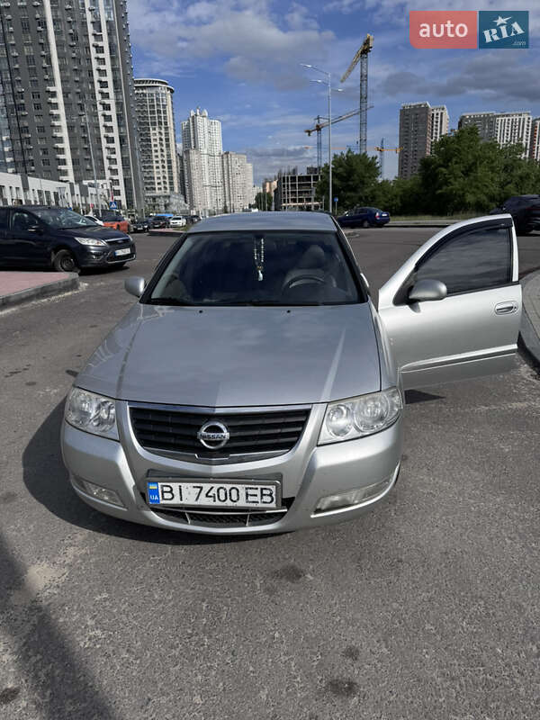Седан Nissan Almera 2012 в 