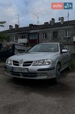 Хэтчбек Nissan Almera 2000 в Каменец-Подольском
