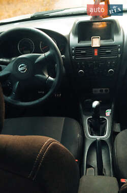 Седан Nissan Almera 2003 в 
