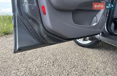 Седан Nissan Almera 2003 в 