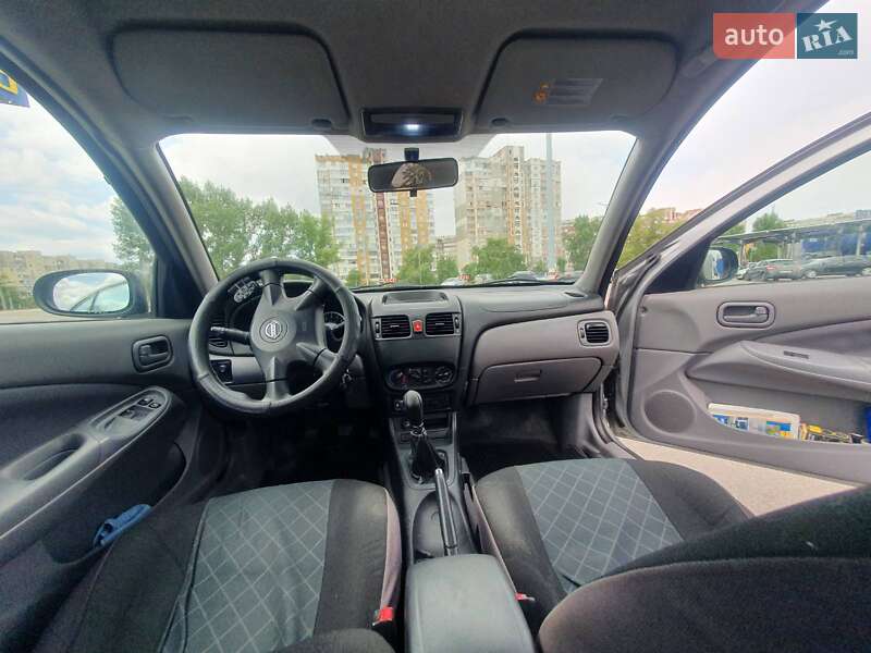 Седан Nissan Almera 2003 в Києві