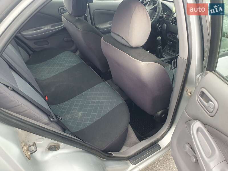 Седан Nissan Almera 2003 в Києві