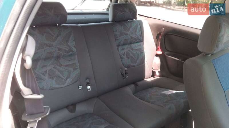 Хэтчбек Nissan Almera 1998 в Одессе