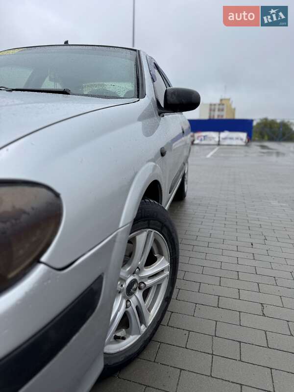 Седан Nissan Almera 2002 в Вінниці