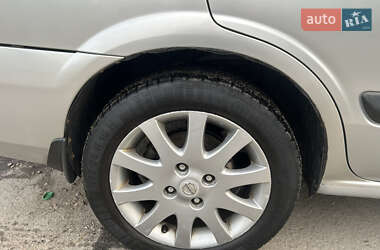 Седан Nissan Almera 2003 в 