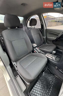 Седан Nissan Almera 2008 в 