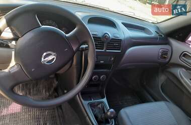 Седан Nissan Almera 2012 в 
