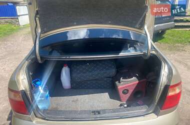 Седан Nissan Almera 2004 в 