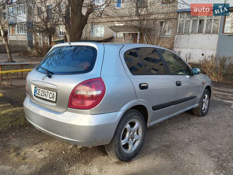Хетчбек Nissan Almera 2003 в Чернівцях