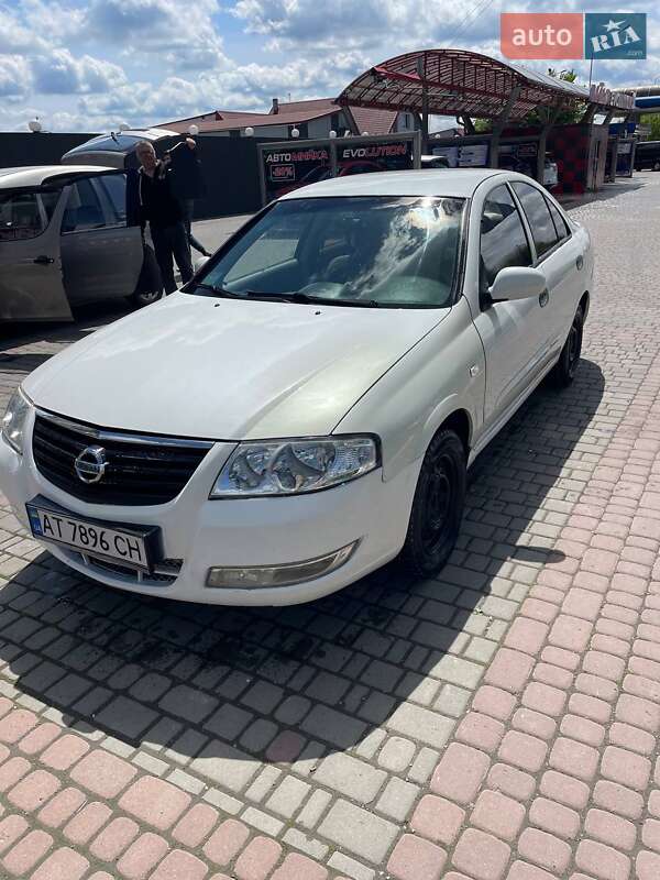Седан Nissan Almera 2011 в 