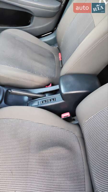 Седан Nissan Almera 2006 в Харкові