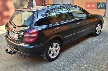 Хэтчбек Nissan Almera 2000 в 
