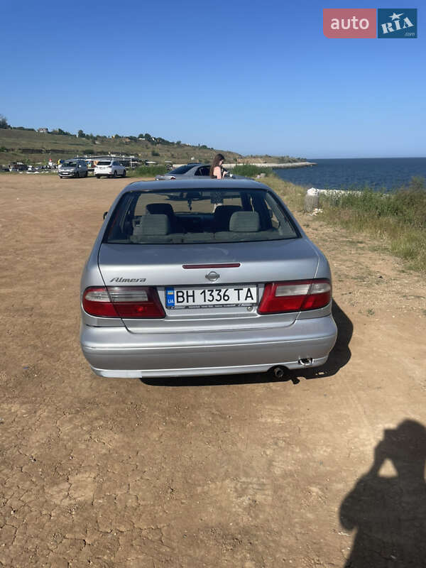 Седан Nissan Almera 1998 в Одессе