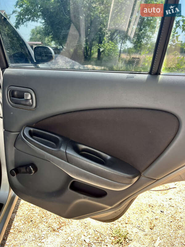 Седан Nissan Almera 2005 в Дніпрі