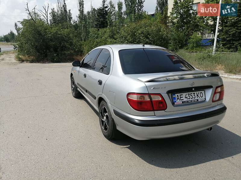 Седан Nissan Almera 2001 в Днепре