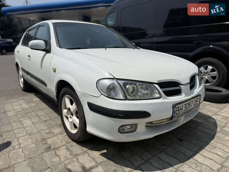 Nissan Almera 2002