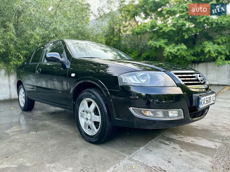 Седан Nissan Almera 2012 в Києві