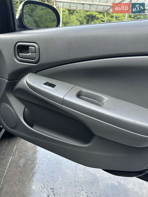 Седан Nissan Almera 2012 в Києві