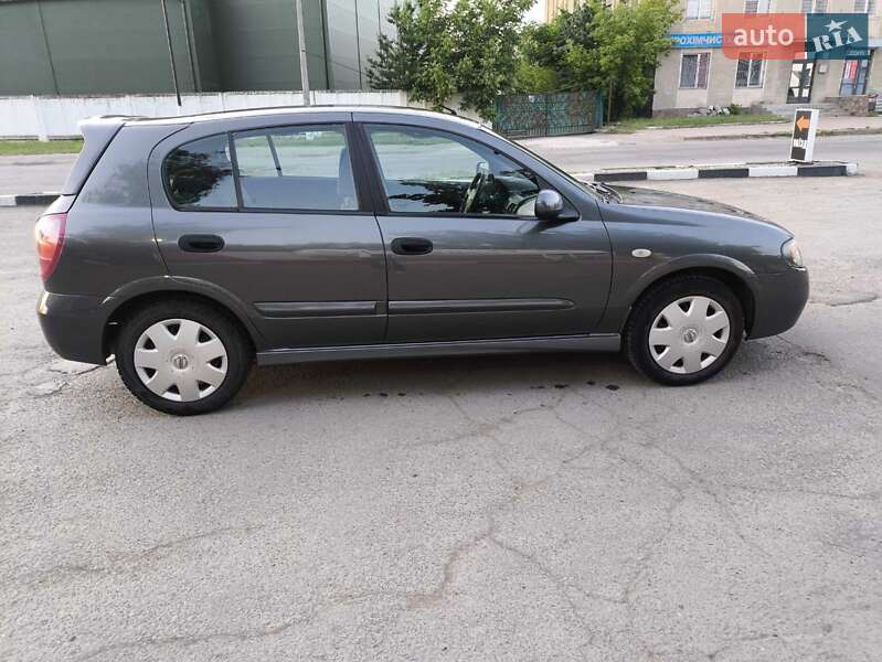 Хетчбек Nissan Almera 2005 в Бучачі