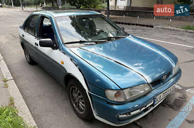 Седан Nissan Almera 1996 в Киеве