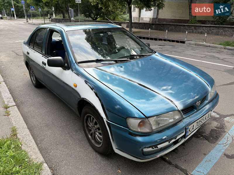 Nissan Almera 1996