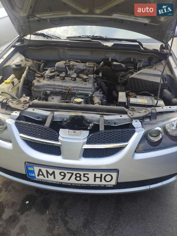 Хетчбек Nissan Almera 2006 в Житомирі
