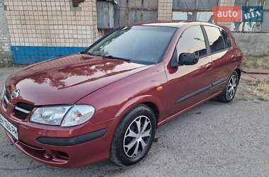 Хетчбек Nissan Almera 2001 в 