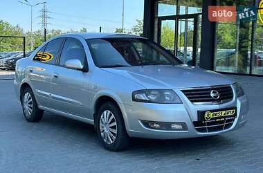 Седан Nissan Almera 2012 в Чернівцях