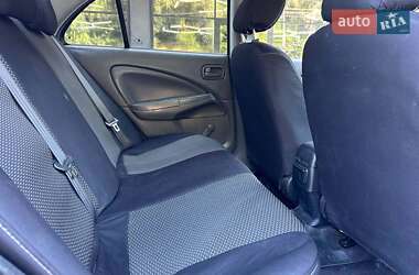 Седан Nissan Almera 2012 в 