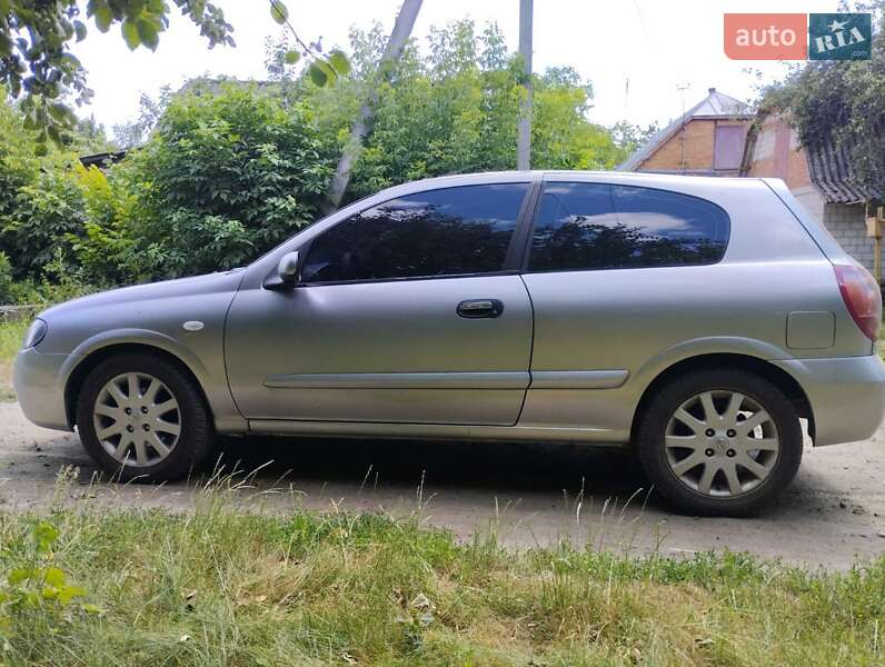 Хэтчбек Nissan Almera 2005 в Умани