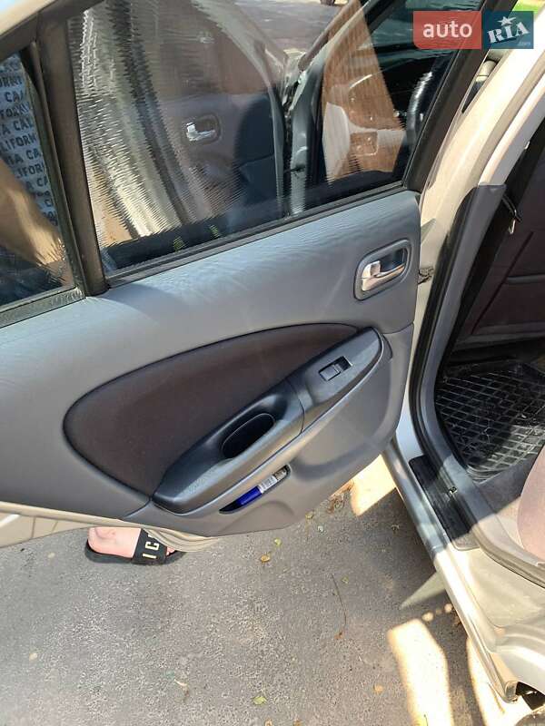 Седан Nissan Almera 2005 в Харькове